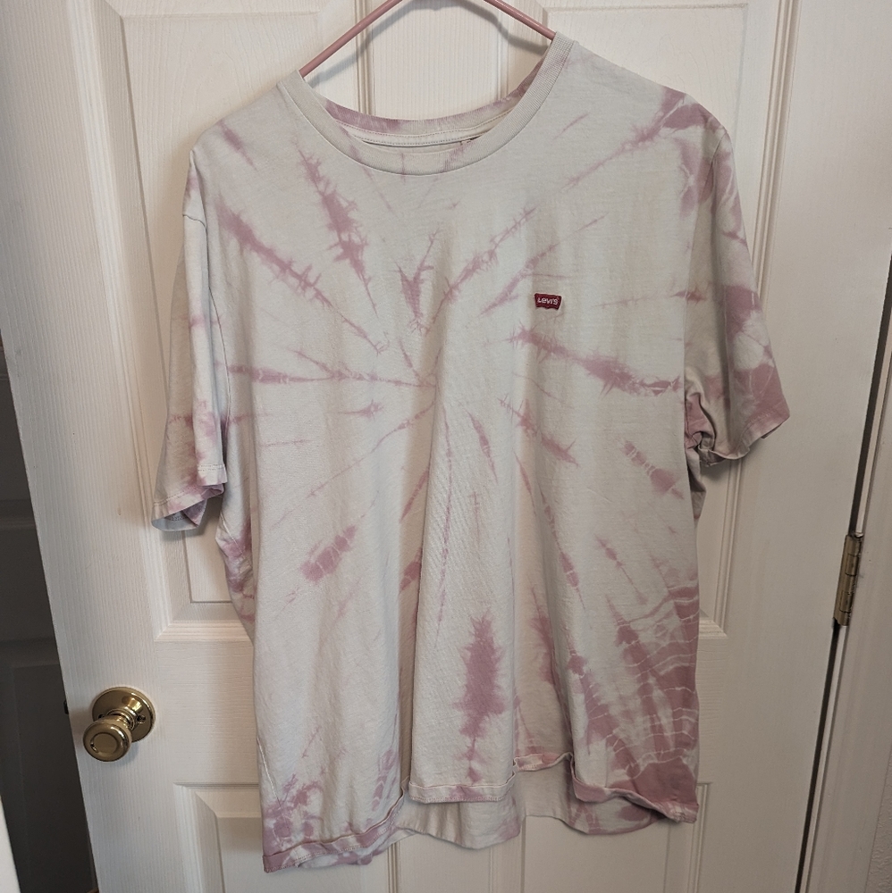 Levi T shirt